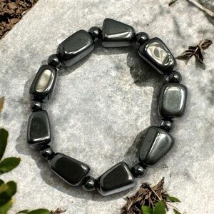 HANDCRAFTED Hematite Bracelet Gunmetal Gray Crystal Healing Grounding Stretch